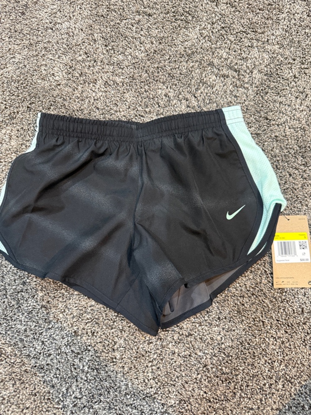 Nike Girls dri fit tempo Black Shorts with Mint Trim. NWT